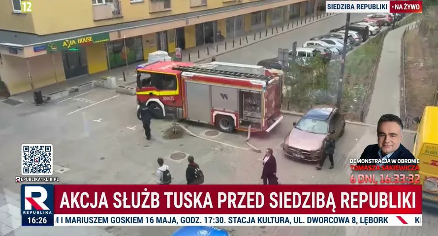 Straż pożarna pod siedzibą Republiki