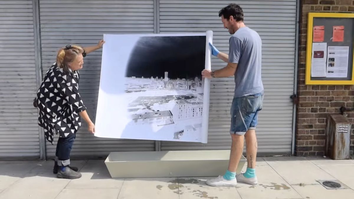 Zamienił puste mieszkania w aparaty. Tak powstały piękne dzieła sztuki 1