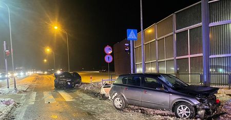 Groźne zderzenie na DK60 w Gostyninie. Dwie osoby trafiły do szpitala