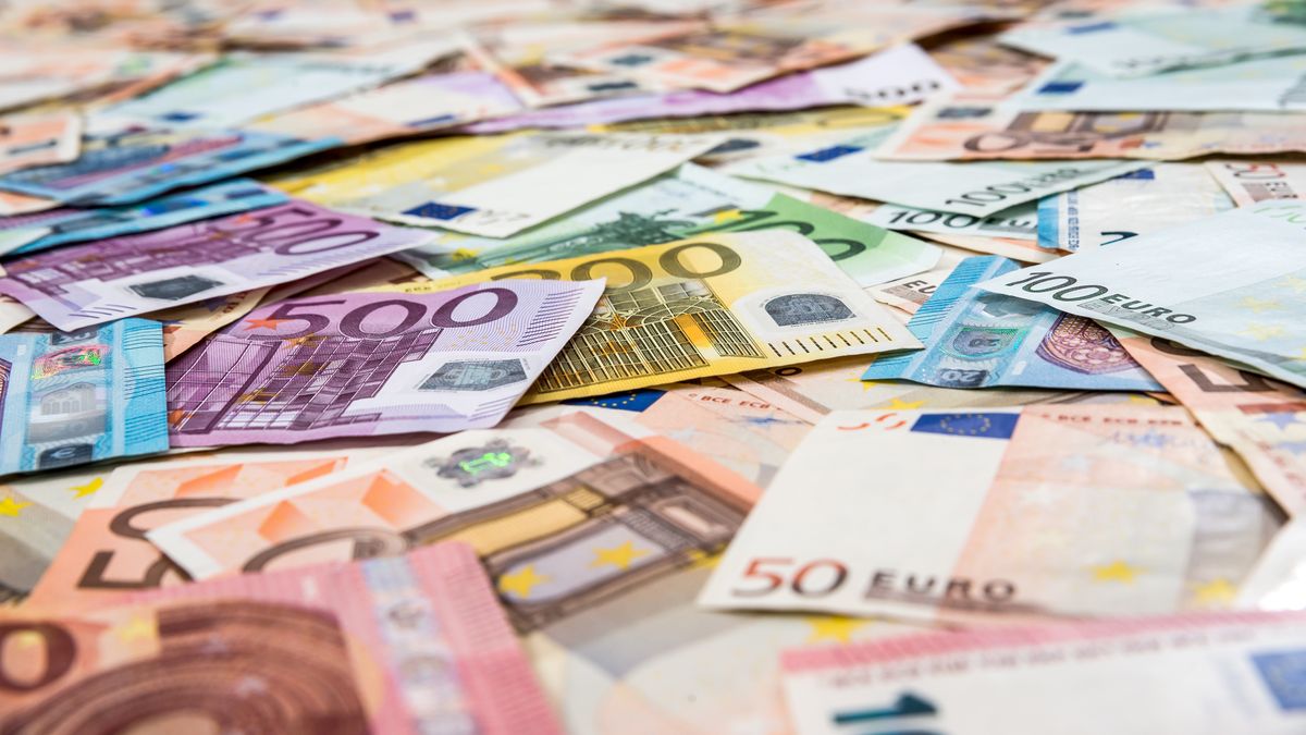 Argumentów przemawiających za wejściem do strefy euro pojawia się coraz więcej - pisze "Rz" 