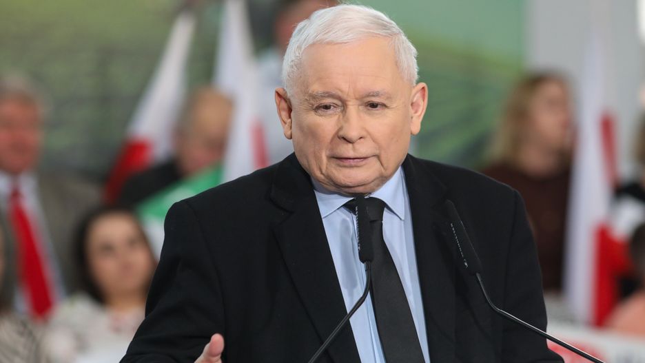 Śniadowo, 09.03.2024. Prezes PiS Jarosław Kaczyński przemawia podczas otwartego spotkania z mieszkańcami Śniadowa, 9 bm. (sko) PAP/Artur Reszko