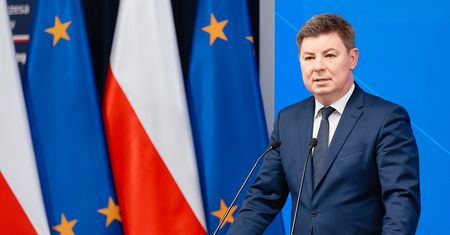 Jan Grabiec o wecie Nawrockiego. "To wchodzenie w szkodę rządowi"