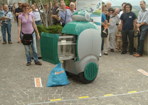 Prawdziwy Wall-E sprząta Włochy 2