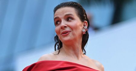 Włożyła obłędną suknię. Przyciągała spojrzenia w Cannes