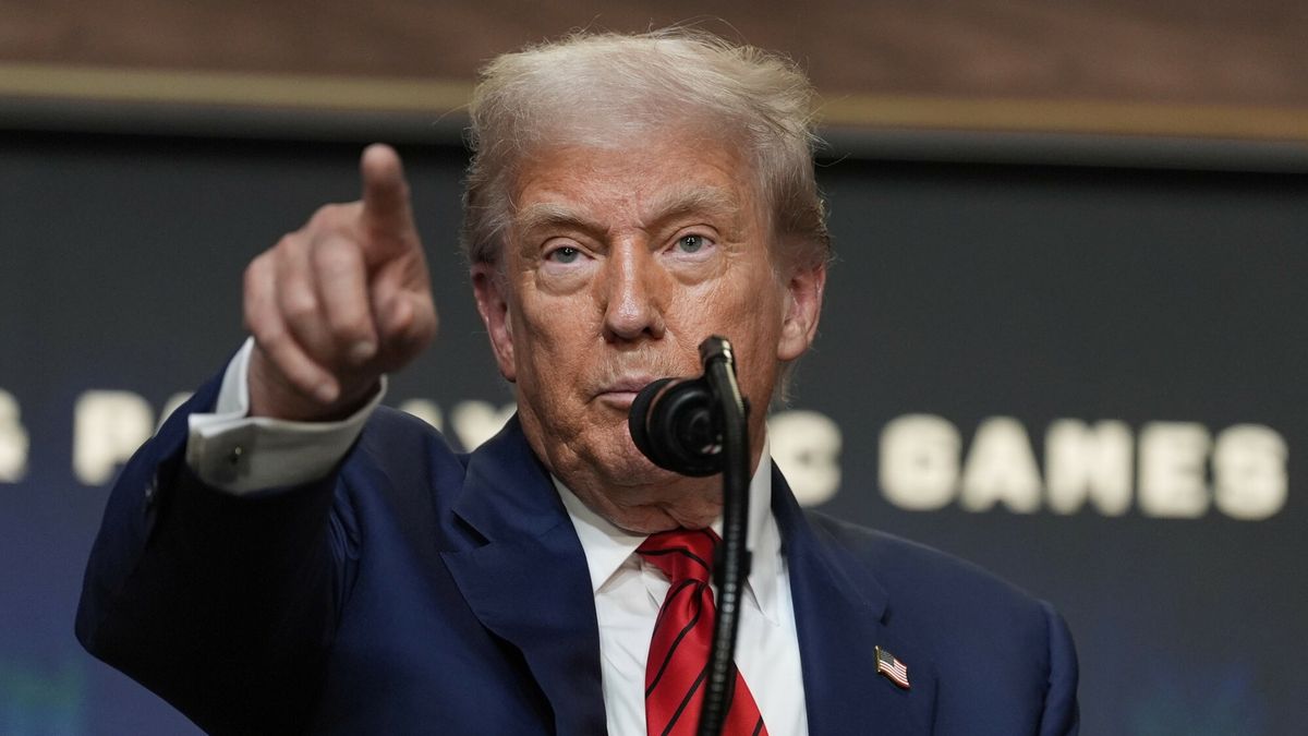 Temporary
President Donald Trump answers questions from reporters after signing an executive order about the 2028 Los Angeles Olympic Games, in the South Court Auditorium of the Eisenhower Executive Office Building on the White House campus, Tuesday, Aug. 5, 2025, in Washington. (AP Photo/Alex Brandon)
Alex Brandon