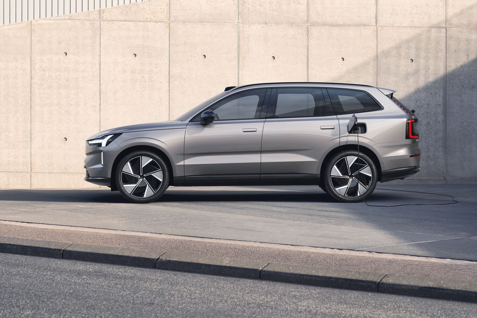 Volvo EX90