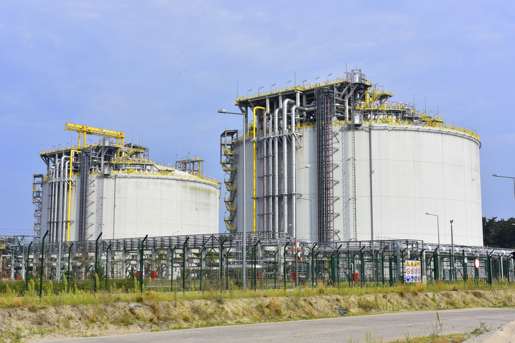 Swinoujscie
PHOTO: ALBIN MARCINIAK / EAST NEWS Terminal LNG im. Prezydenta Lecha Kaczynskiego w Swinoujsciu, polski terminal prze³adunkowy i regazyfikacyjny skroplonego gazu ziemnego w Swinoujsciu. n/z zbiorniki magazynowe
Albin Marciniak
Polska, Poland, w, Polsce, Zachodniopomorskie, Zachodniopomorskiem, Zachodniopomorskim, Zachodniopomorskiego, Baltykiem, Baltyk, Baltyku, terminal, terminalu, terminalem, LNG, im, Prezydenta, Lecha, Kaczynskiego, przeladunkowy, przeladunek, regazyfikacyjny, regazyfikacyjnym, regazyfikacyjnego, regazyfikacja, skroplony, skroplonego, skroplonym, gaz, gazowy, gazowe, gazu, gazownictwo, ziemny, ziemnego, ziemnym, magazyn, magazynowanie, zmagazynowany, zmagazynowanym, rurociag, rurociagiem, rurociagami, zbiornik, zbiorniki, zbiornikami, zbiornikach, dostawa, dostawy, Albin, Marciniak, Swinoujscie, Swinoujsciem, Swinoujsciu, Swinoujscia, gazoport, gazoportu, gazoporcie, gazoportem, spolka, spolce, rozladunku, rozladunek, Polskie, polska, magazyn, gazu, skroplonego, swinoujscie, gazoport, lng, terminal, w, polsce, zachodniopomorskie, zachodniopomorskiem, baltykiem, terminalu, terminalem, im, prezydenta, lecha, kaczynskiego, przeladunkowy, przeladunek, regazyfikacyjny, regazyfikacyjnym, regazyfikacyjnego, regazyfikacja, skroplony, skroplonym, gaz, gazowy, gazowe, gazownictwo, ziemny, ziemnego, ziemnym, magazyny, magazynowanie, zmagazynowany, zmagazynowanym, rurociag, rurociagiem, rurociagami, zbiornik, zbiorniki, zbiornikami, zbiornikach, dostawa, dostawy