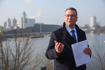 "Wtedy zdemontuję to świństwo". Czarnek o usunięciu fotowoltaiki