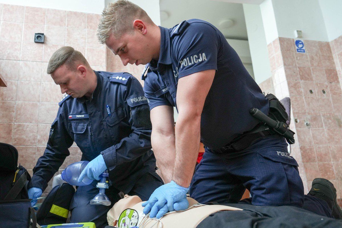 Eliminacje wojewódzkie policjantów z udzielania pierwszej pomocy odbyły się w Krakowie.