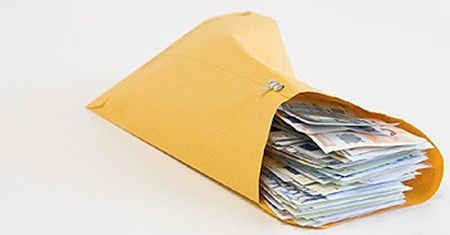 Po informacjach blogera - doniesienie na Hannę Gronkiewicz-Waltz. Został ukarany, jednak nie za to