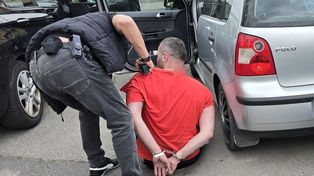 Śląskie. Policjant po służbie zobaczył mężczyznę, który pił za kierownicą. Ścigał go prywatnym autem i zatrzymał
