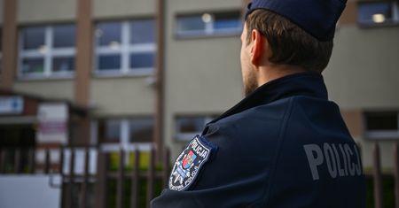 Mieli nóż i kominiarki. Przyszli do szkoły. Zatrzymała ich policja