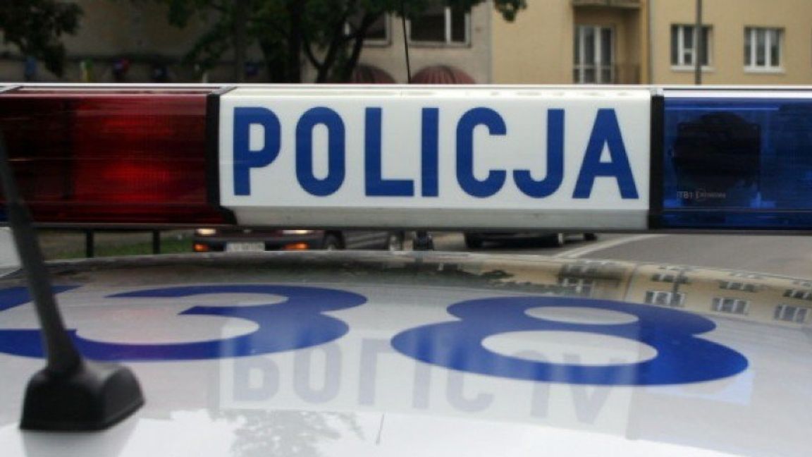 W drodze do głogowskiego szpitala utknęli w korku. Zrozpaczonym rodzicom pomogła policyjna eskorta