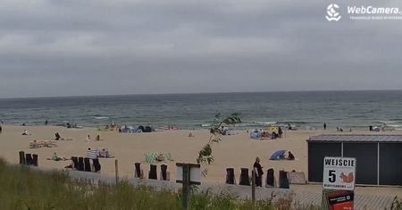 Poniedziałek przed południem. Zaskakujący widok na polskiej plaży