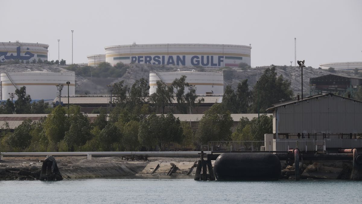 A view of oil facilities (Top) on the Kharg island on the Persian Gulf about 1,250 km (776 miles) south of Tehran on February 23, 2016.(Photo by Morteza Nikoubazl/NurPhoto via Getty Images)