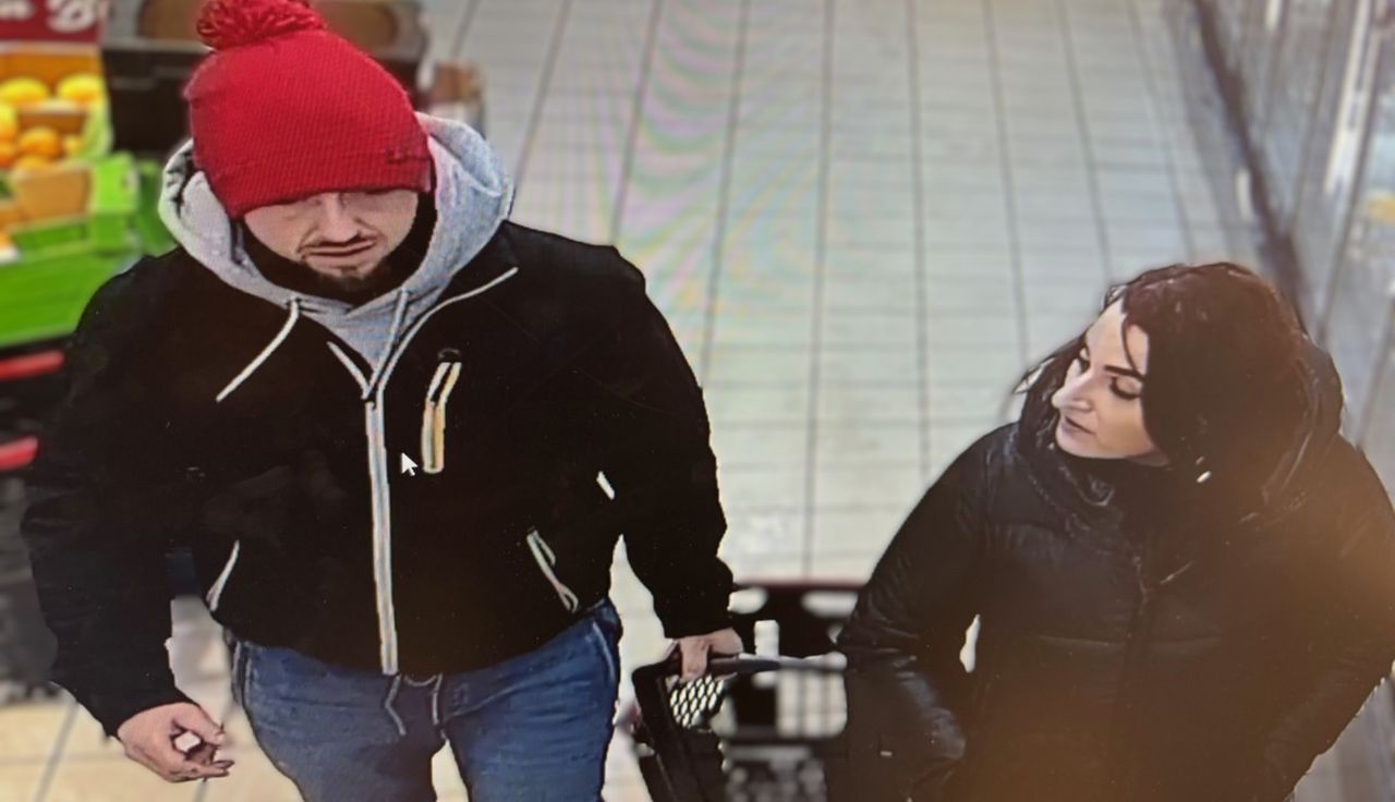 Ujęcie z Biedronki. Para przyłapana. Komunikat policji