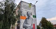 Kalisz: Mural z Adamem Asnykiem ozdobił osiedle