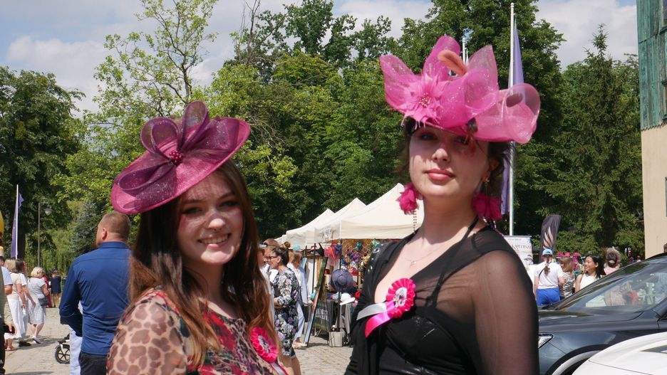 Wyjątkowy Ladies Day na Partynicach już 1.06! Gonitwy, husaria, hobby horse i elegancja w stylu wielkich torów wyścigowych!
