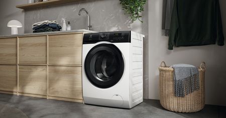 Czyste ubrania w zaledwie 45 minut. Najszybsze pranie przy pełnym załadunku z FullWash w pralce Electrolux