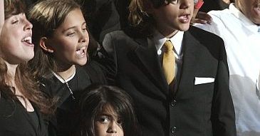 Blanket: "Gdzie jest tatuś?"