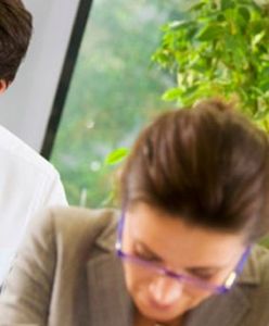 Płaci grosze, z pracowników wyciska ostatnie poty