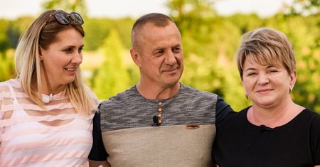 "Rolnik szuka żony". Kandydatki wybierano na podstawie sprawności w LEPIENIU PIEROGÓW I SPRZĄTANIU: "Wszystko mogę robić, prać, myć podłogi..."