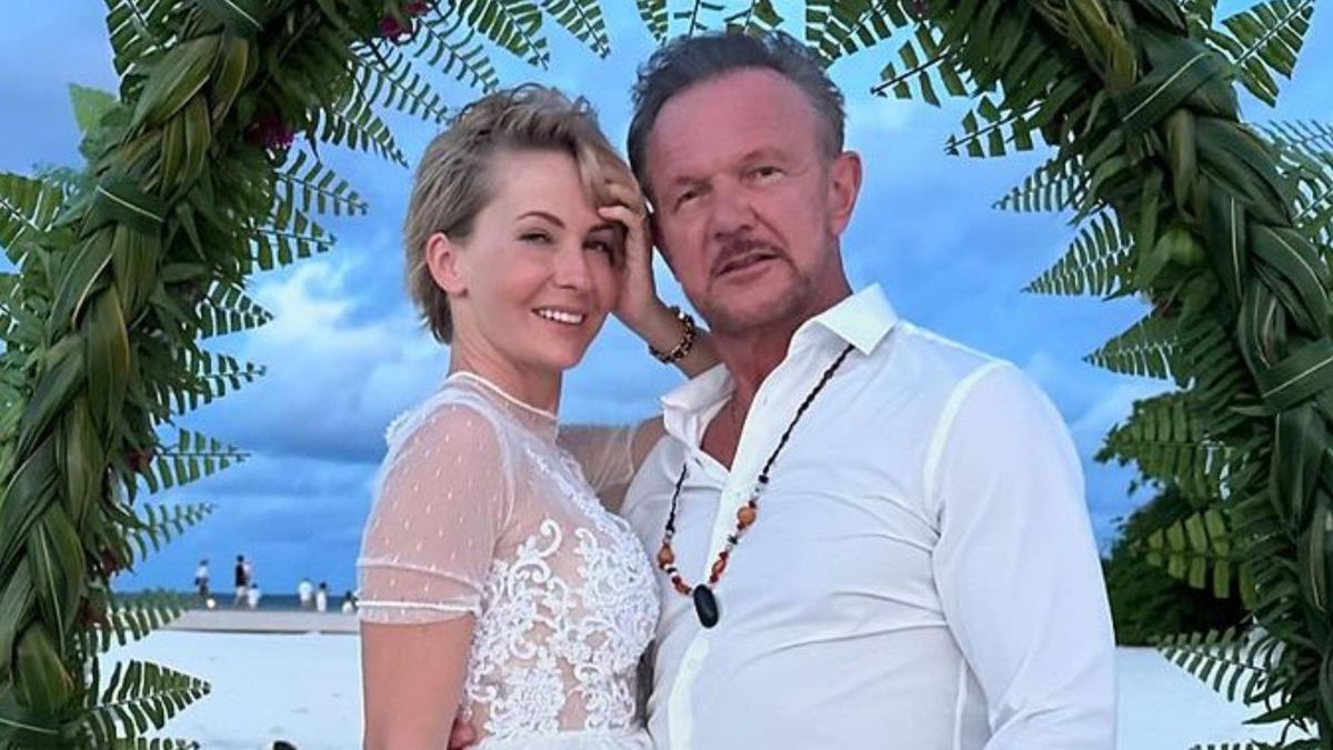 Fani mogą spędzić wakacje z Cezarym Pazurą i jego żoną