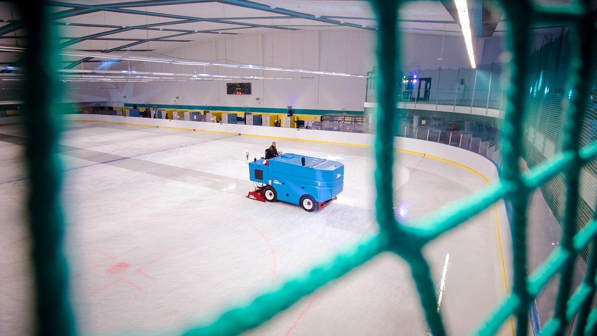 Rolba do czyszczenia lodu na lodowisku Icemania