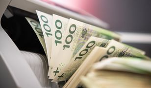 Senior przeszedł na emeryturę, mając 65 lat. Oto ile dostaje z ZUS