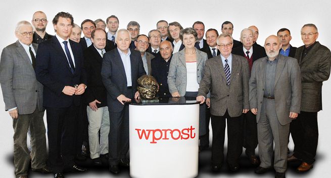 Kapituła Nagród Kisiela: „Wprost” manipuluje, pozwalając głosować czytelnikom