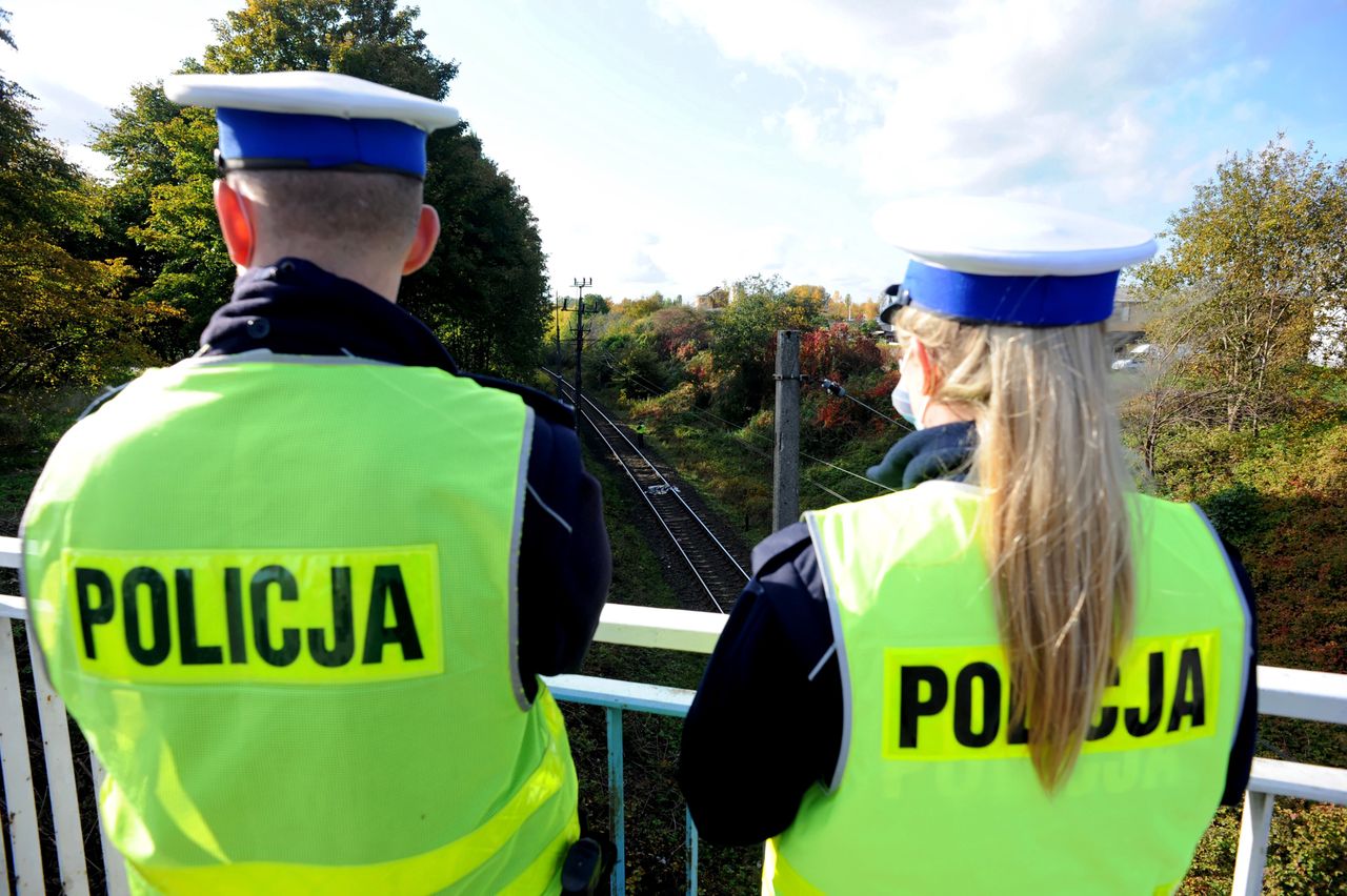 Gdańsk. Auto osobowe zderzyło się na wiadukcie z dźwigiem / foto ilustracyjne