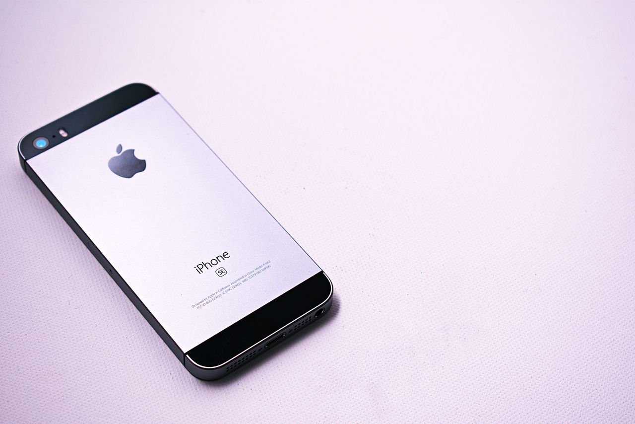 Apple zmienił zalecenia ws. czyszczenia iPhone'a. W tle oczywiście koronawirus