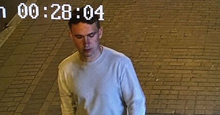 Rozbój w Opolu. Policja szuka mężczyzny ze zdjęcia