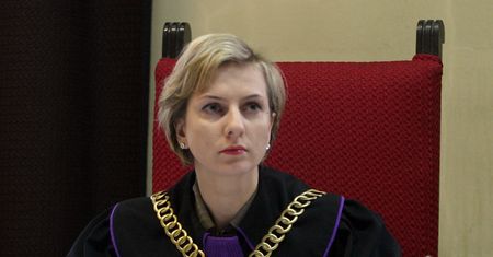 Wypuściła z aresztu oskarżonych o gwałt. Zniknęli bez śladu