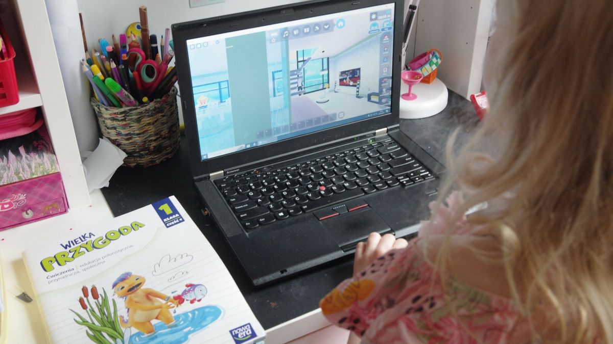 ZUS rozpoczął wypłatę środków z programu "Dobry start"