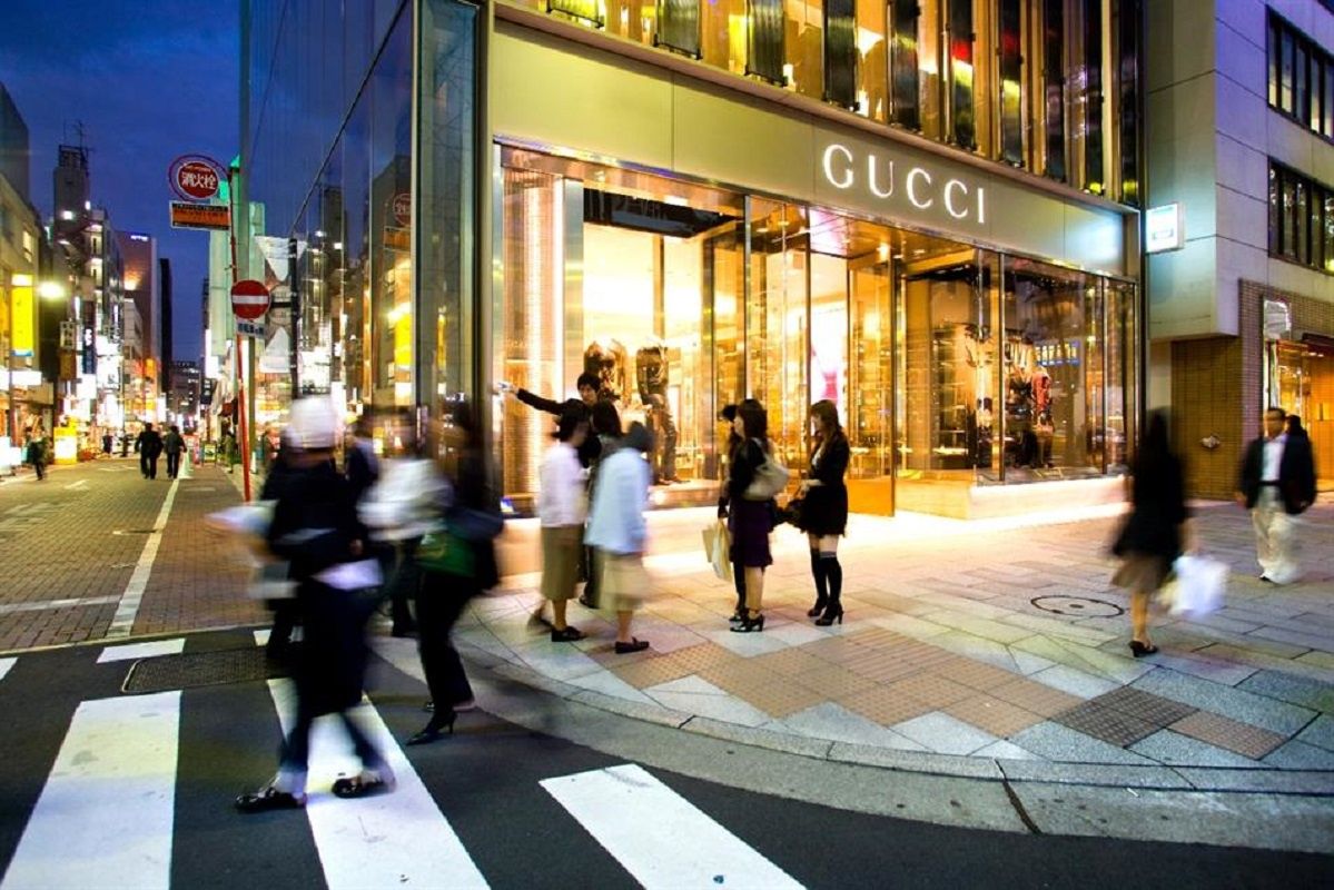 Właściciel marek Gucci i Balenciaga ruszył z globalnym przetargiem mediowym