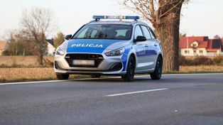 Jechał za szybko ciężarówką. Podczas kontroli wyszło na jaw coś jeszcze