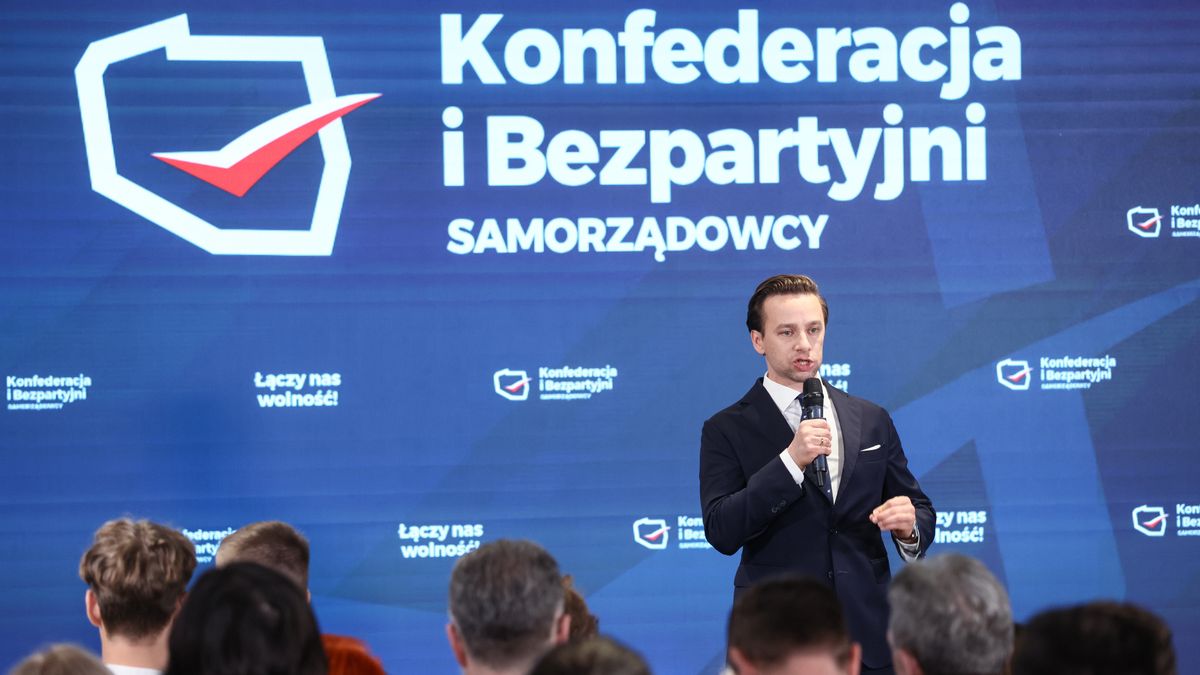 Warszawa, 07.04.2024. Wybory samorządowe 2024. Wicemarszałek Sejmu Krzysztof Bosak przemawia w sztabie wyborczym Konfederacji i Bezpartyjnych Samorządowców w Warszawie, 7 bm. Zakończyły się wybory samorządowe. (jm) PAP/Leszek Szymański