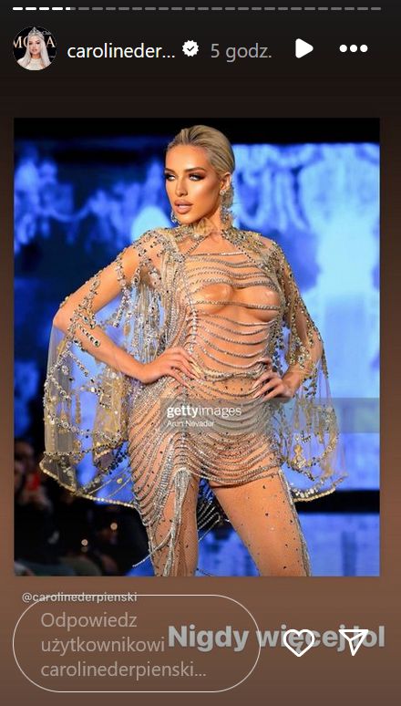 Caroline Derpienski pokazuje wyrozbierane zdjęcia i psioczy na modelki z Instagrama