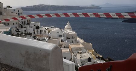 Groza na wyspie Santorini. Ekspert o scenariuszach wstrząsów