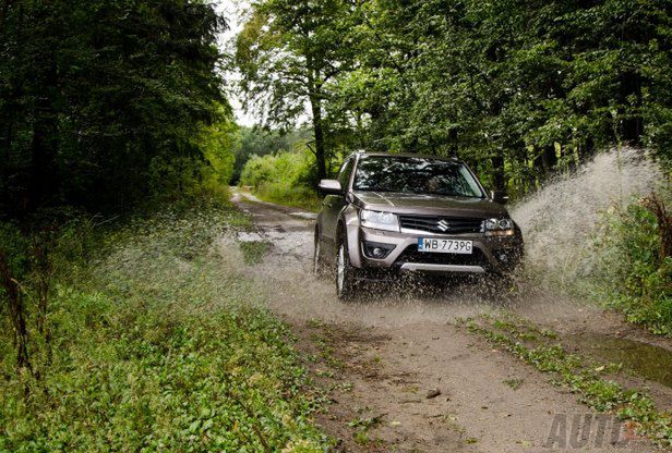 Suzuki Grand Vitara 2,4 VVT - tylko makijaż [test autokult.pl]