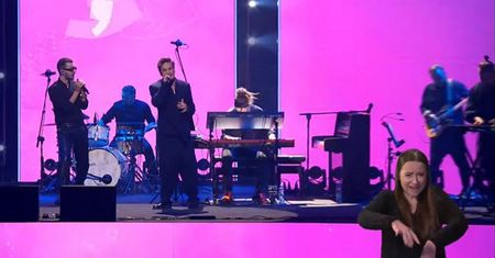 Na Bestsellerach Empiku królowa była jedna. Tłumaczka migowego znów skradła show