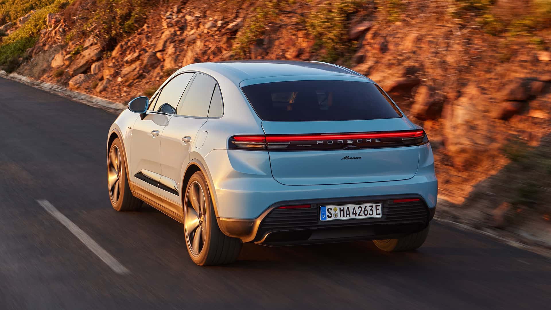 Porsche Macan RWD