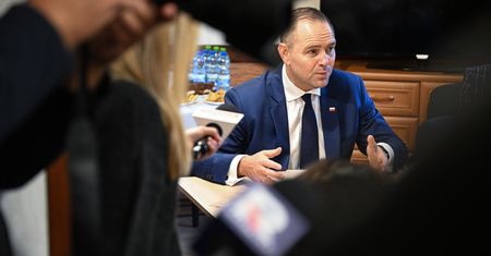 Śledzili ruchy Nawrockiego. Tam udał się po spotkaniu z politykami PiS