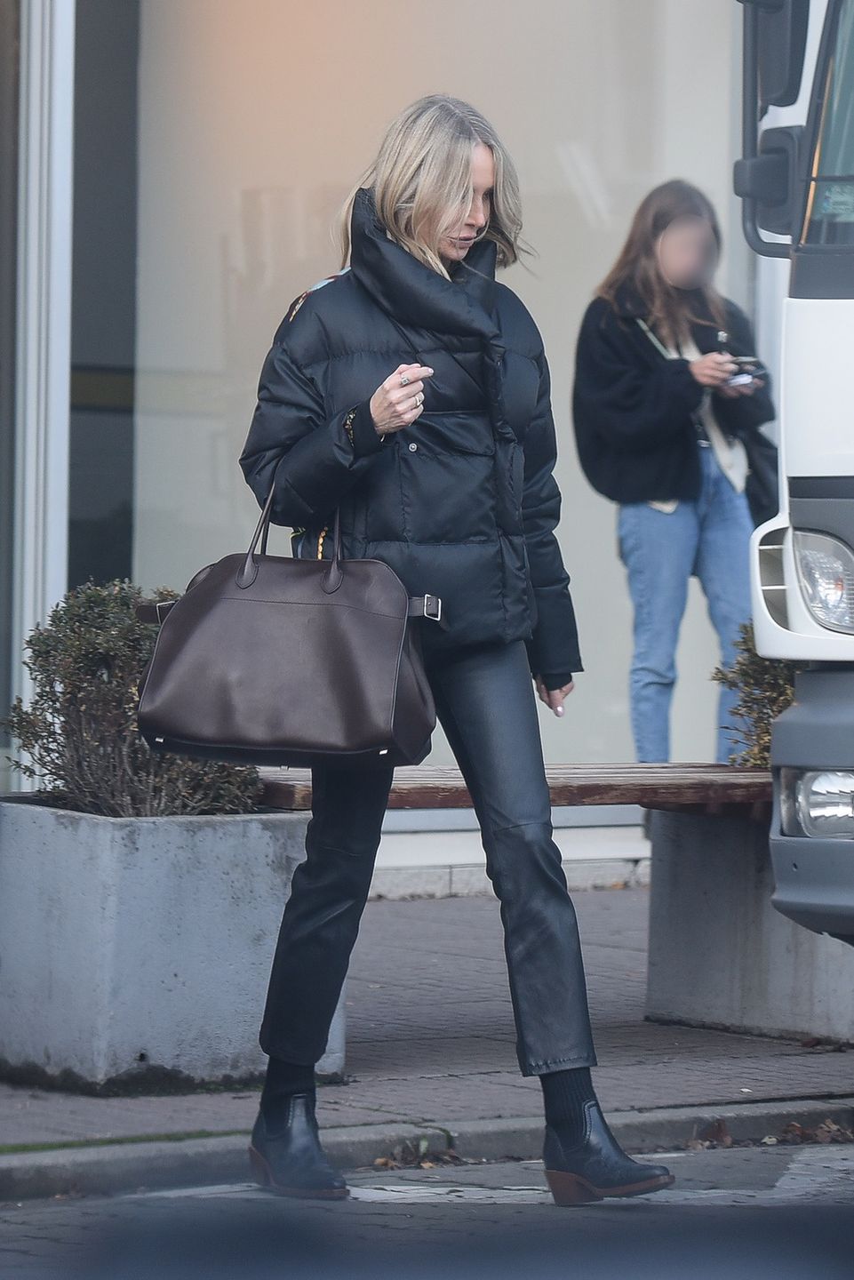 Agnieszka Woźniak-Starak w drogiej stylizacji 