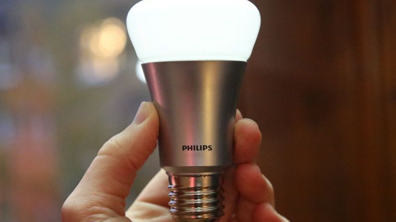 Hakowanie żarówek. Ciemna strona Internetu rzeczy 1