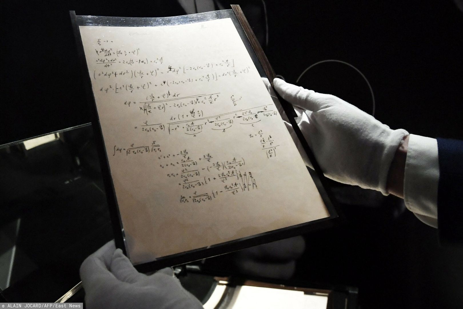 Najcenniejszy rękopis Einsteina sprzedany. Cena? Wgniata w fotel