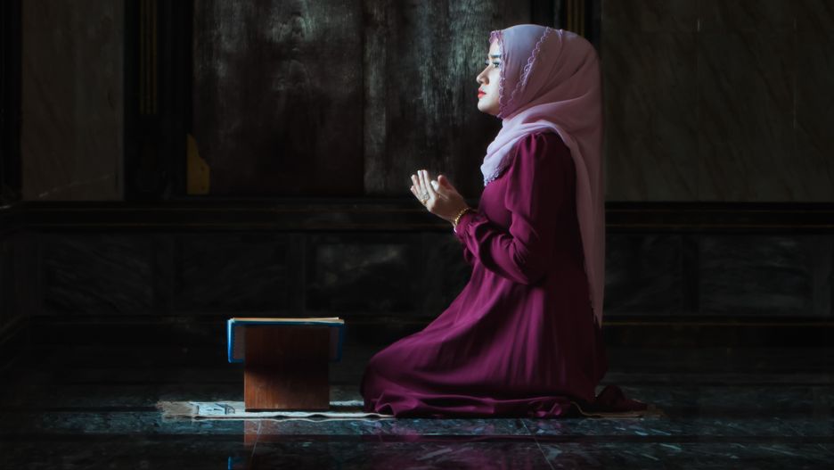 "Porzuciłam islam, muszę umrzeć" - nowa książka Marcina Margielewskiego