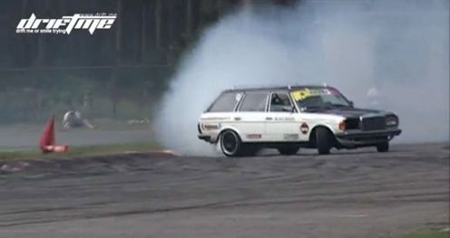 Mercedes W123 Diesel - czy potrafi driftować? [wideo]