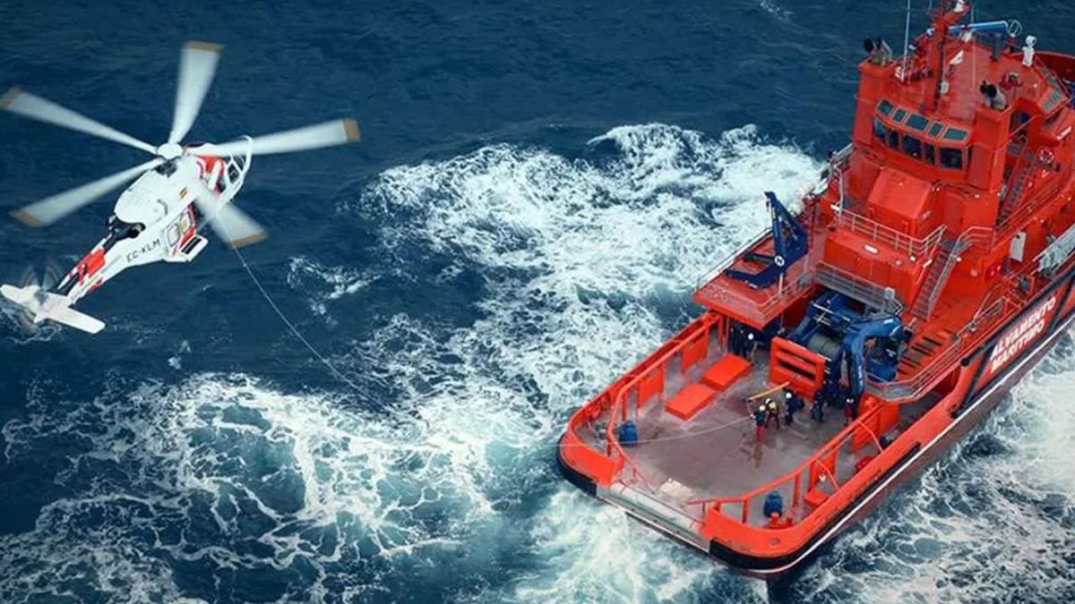 Służby przeczesują wody Atlantyku wokół Teneryfy